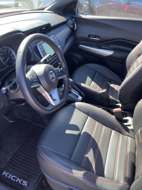 Used 2019 Nissan Kicks SR w/ SR Premium Package image 12