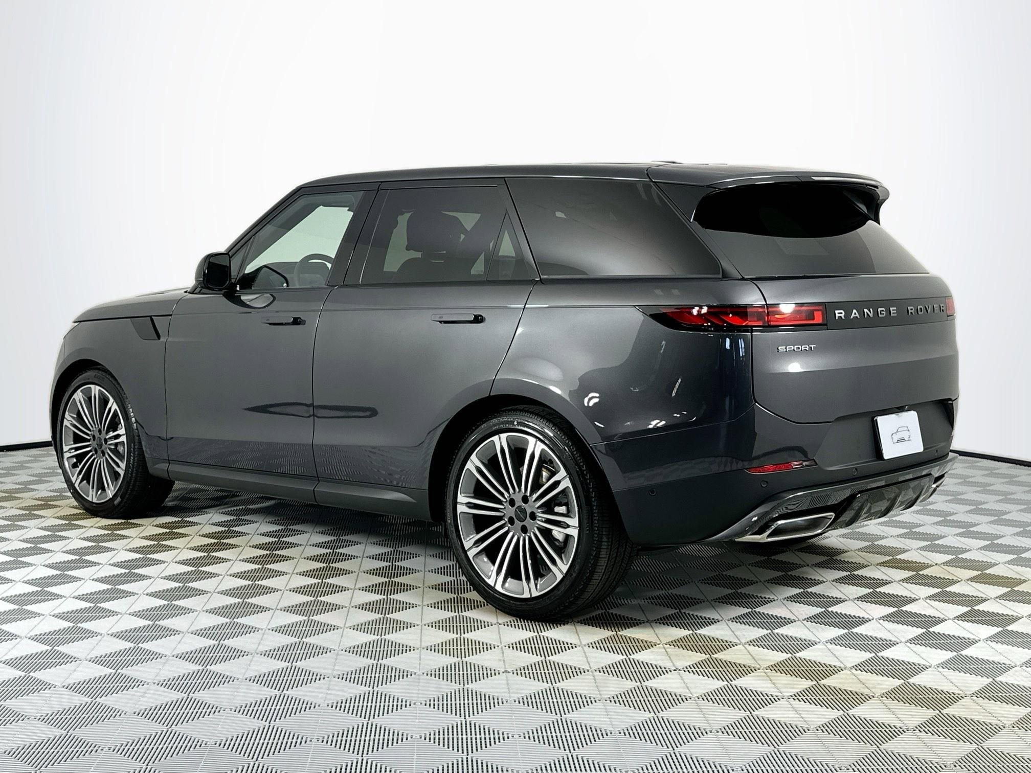 Used 2026 Land Rover Range Rover Sport SE AWD/4WD image 7