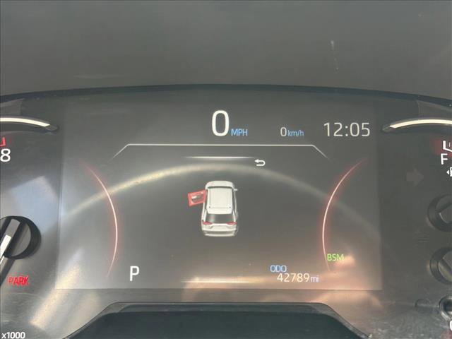 Used 2025 Toyota RAV4 XLE AWD/4WD image 17