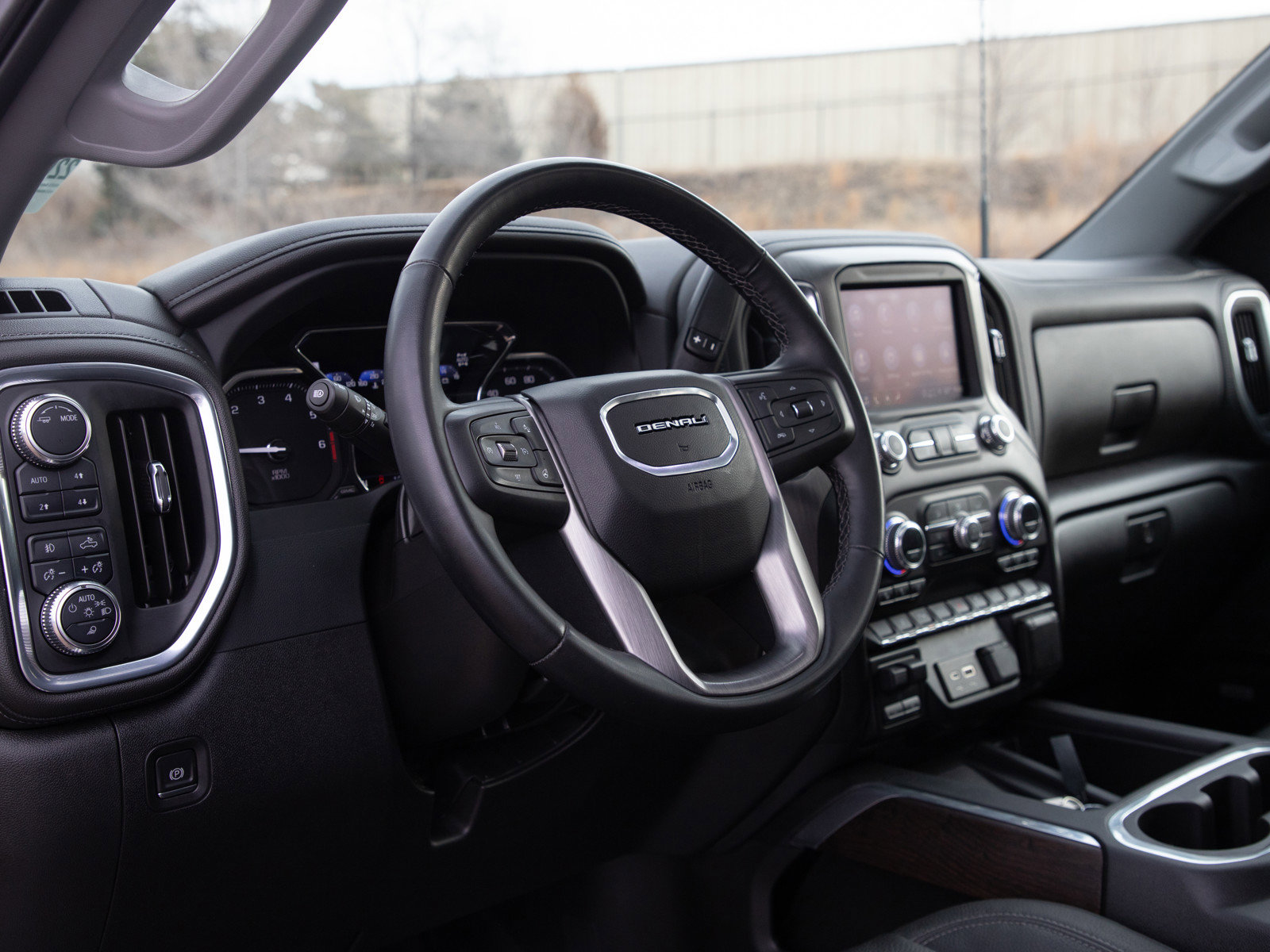 Used 2023 GMC Sierra 3500 Denali image 17