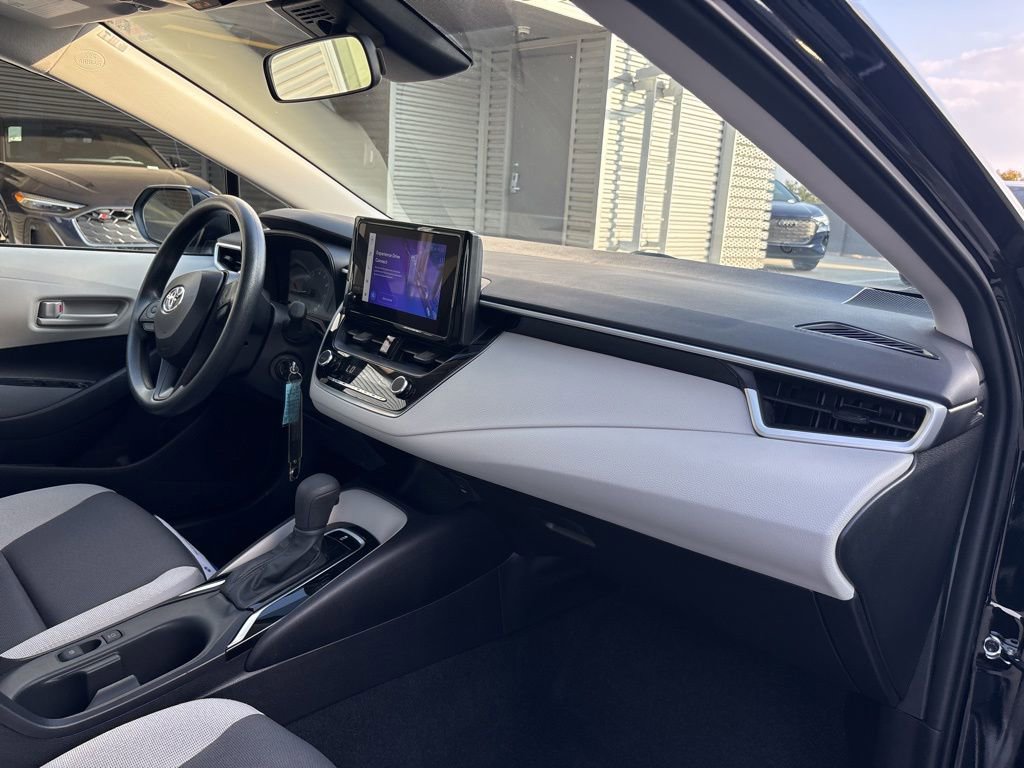 Used 2025 Toyota Corolla LE image 15