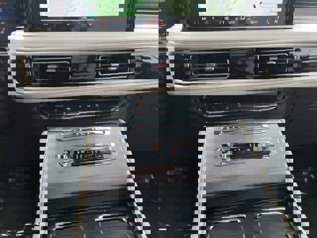 Used 2025 Lincoln Aviator AWD w/ Jet Appearance Package image 37