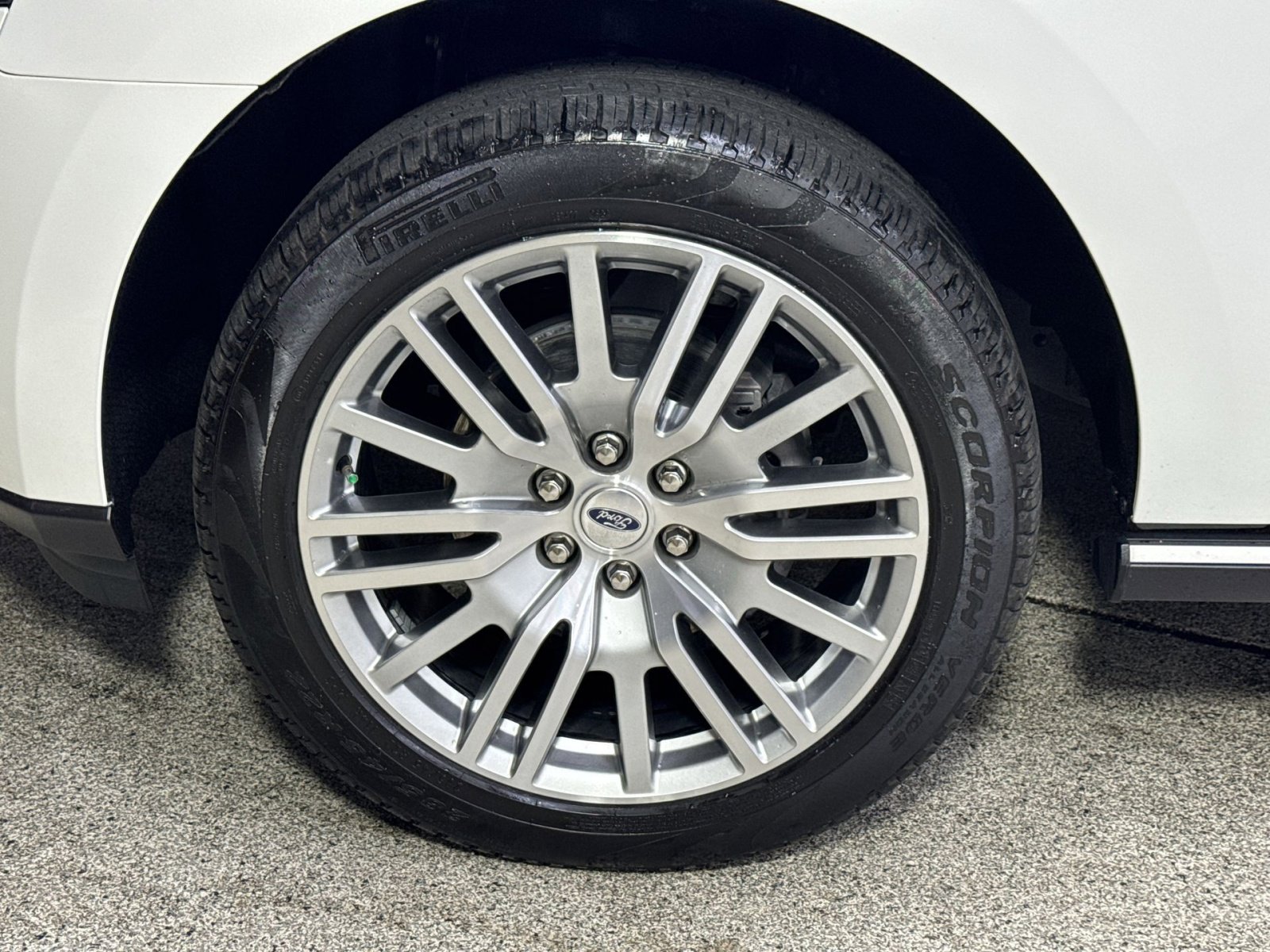 Used 2024 Ford Expedition Limited image 16