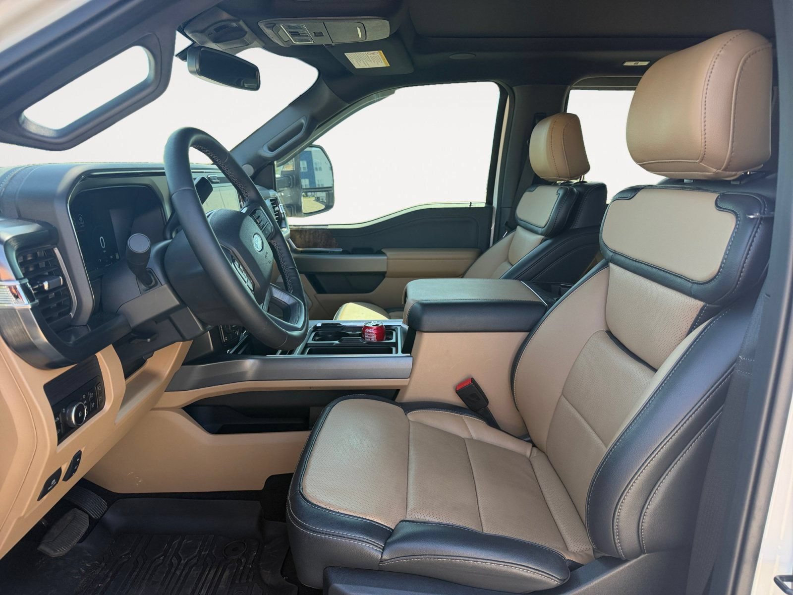 Used 2025 Ford F350 Lariat w/ Lariat Ultimate Package AWD/4WD image 9