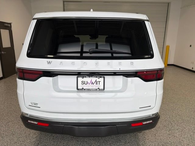 Used 2022 Jeep Wagoneer Series III AWD/4WD image 4