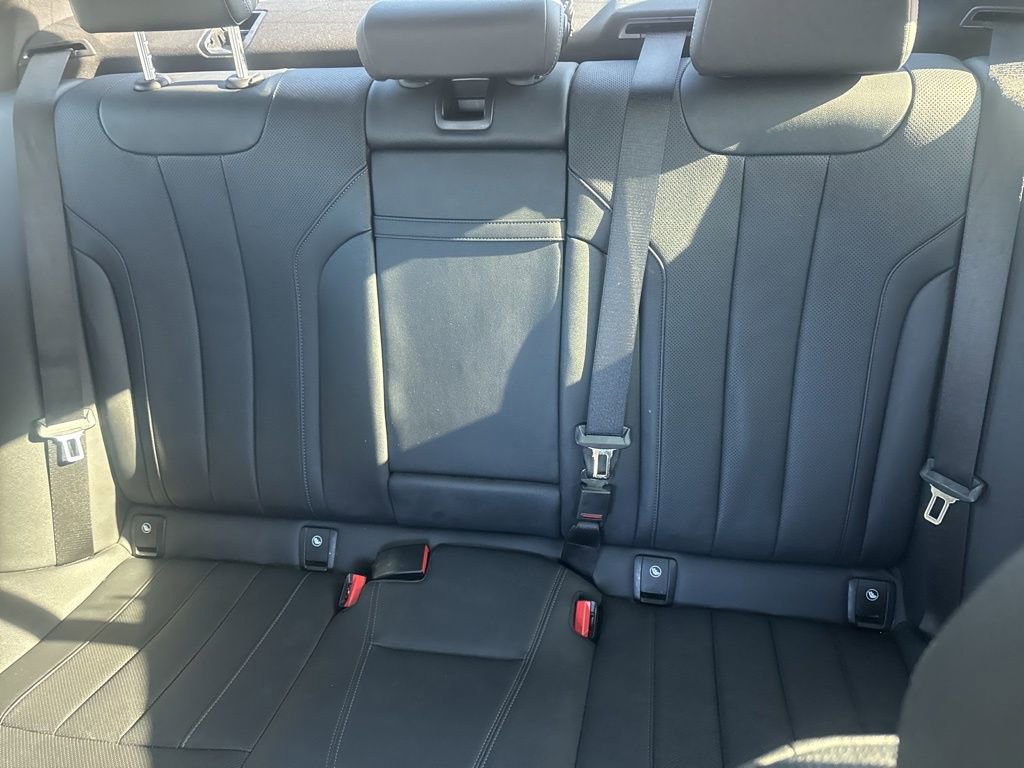 Used 2023 BMW 530e w/ M Sport Package image 18