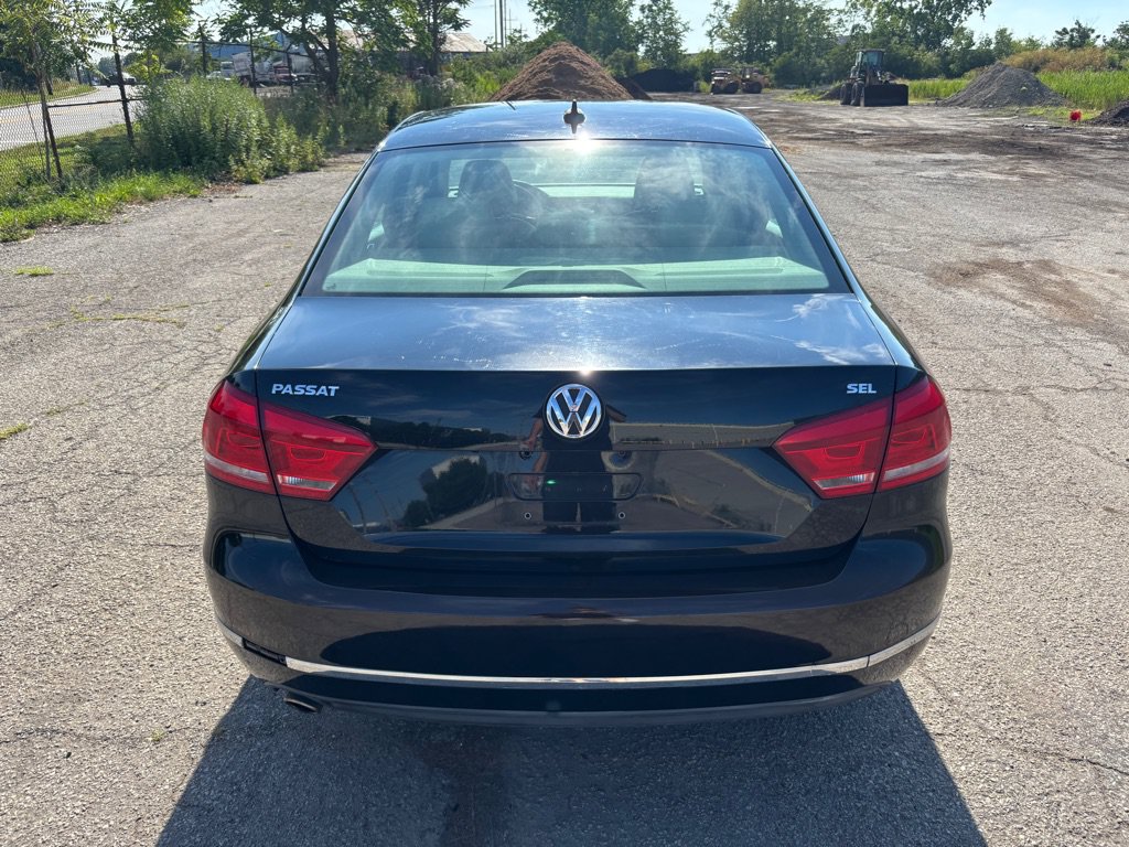 Used 2012 Volkswagen Passat 2.5 SEL FWD image 4