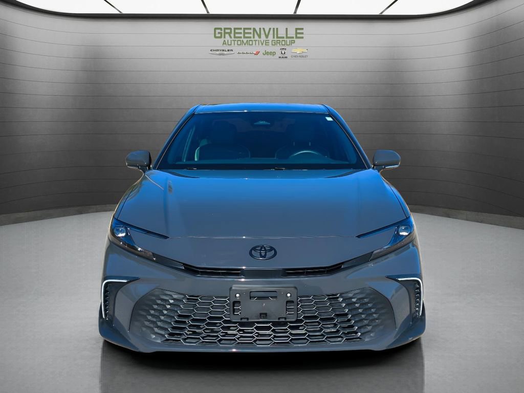 Used 2025 Toyota Camry SE image 11
