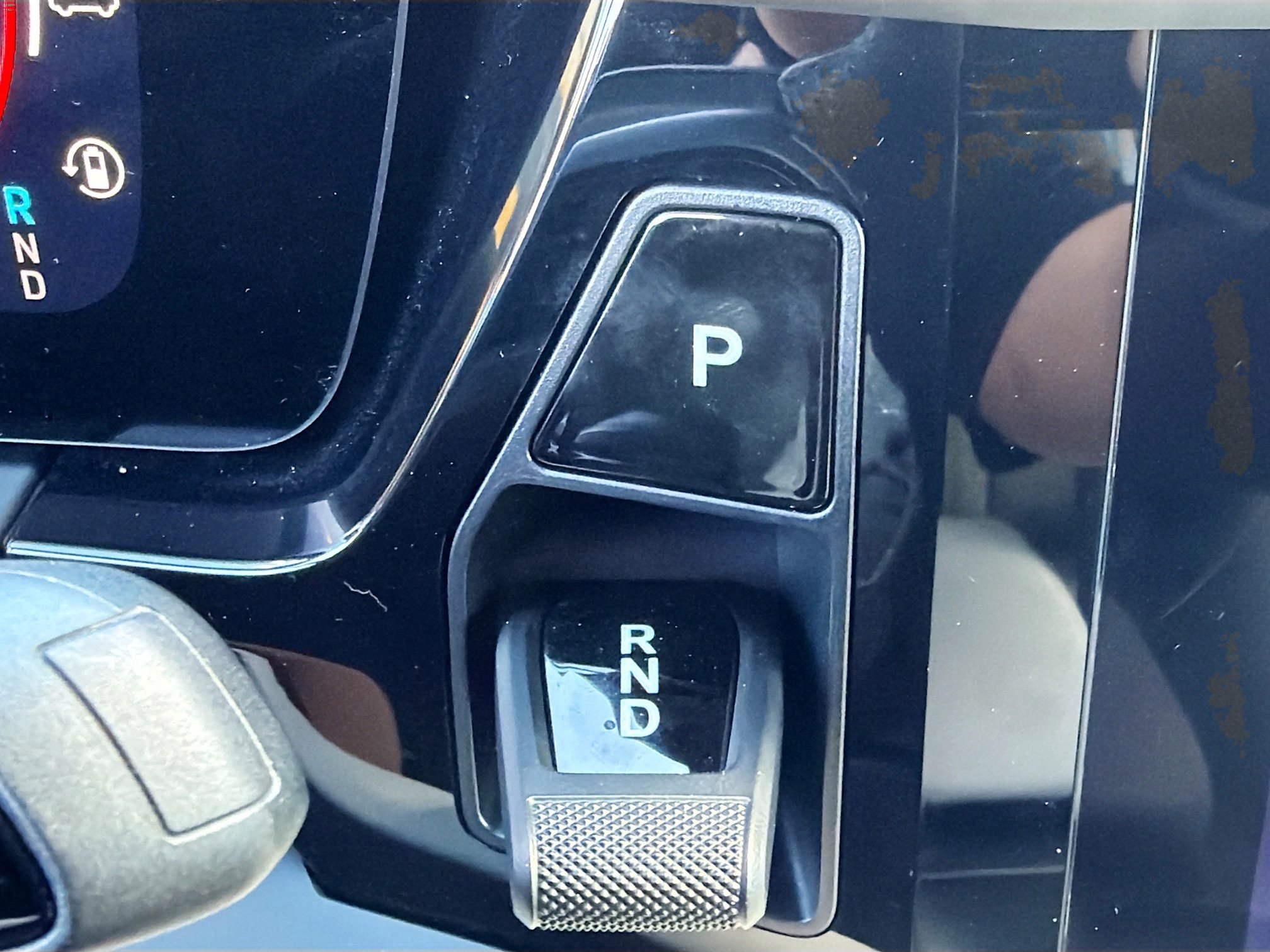 Used 2024 Porsche Macan 4 Electric image 30