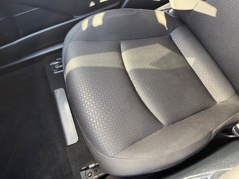 Used 2019 Toyota Prius LE image 27