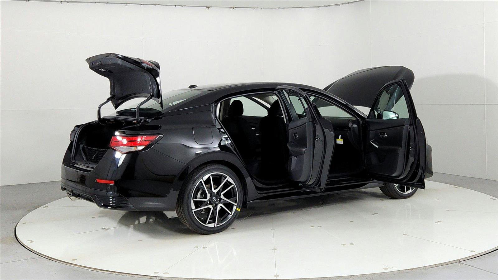 Used 2024 Nissan Sentra SR w/ Trunk Package FWD image 21