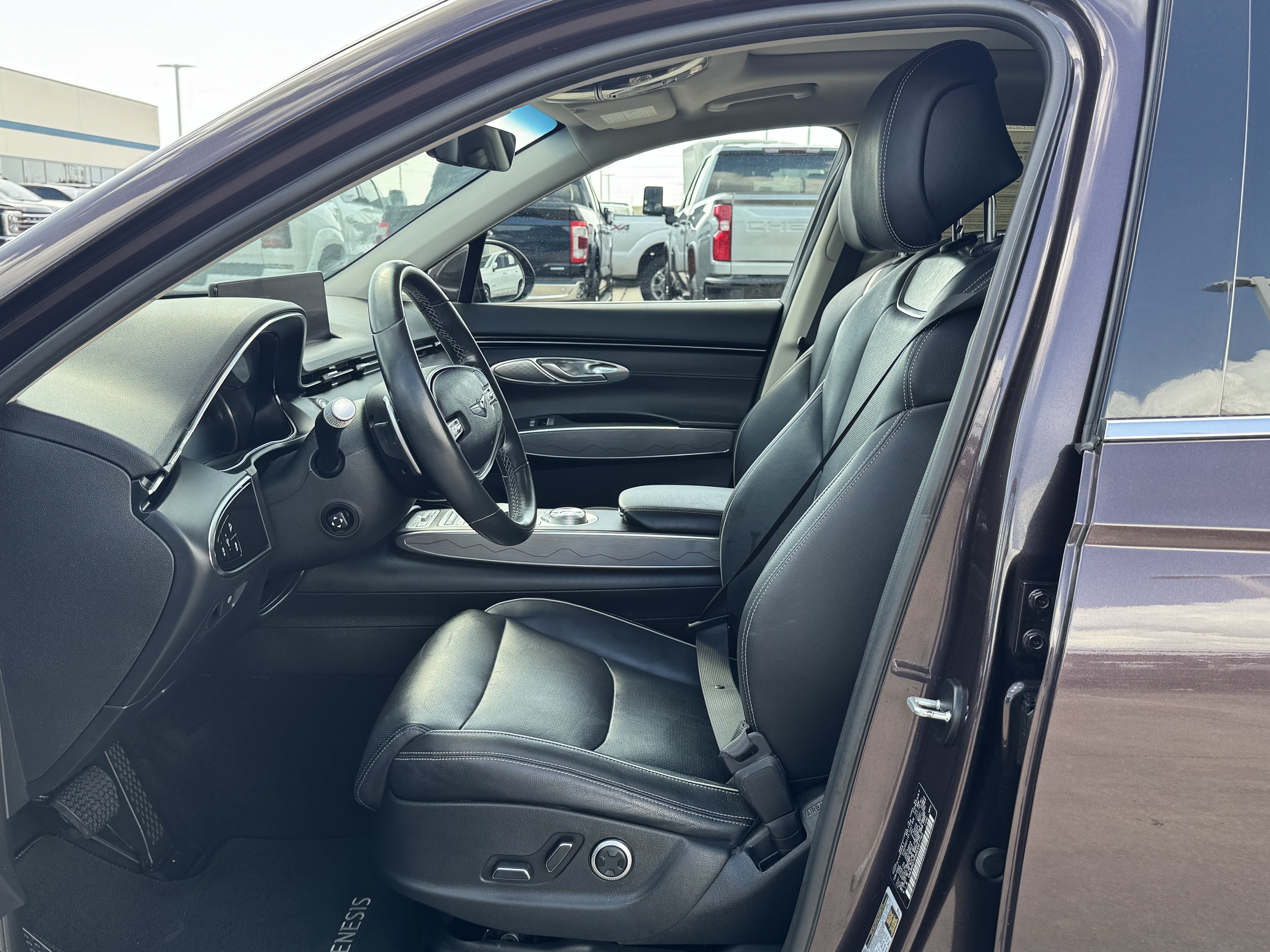 Used 2022 Genesis GV70 2.5T w/ Advanced Package AWD/4WD image 17