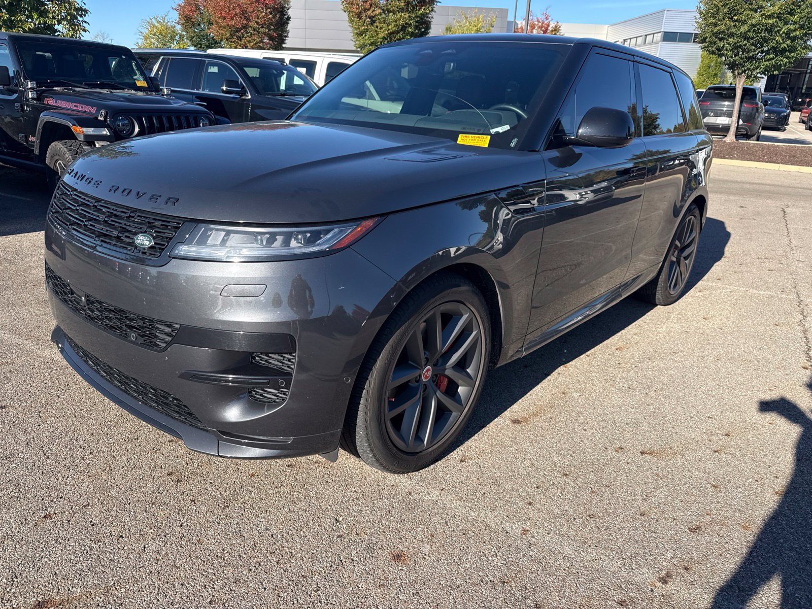 Used 2024 Land Rover Range Rover Sport Dynamic SE AWD/4WD image 1