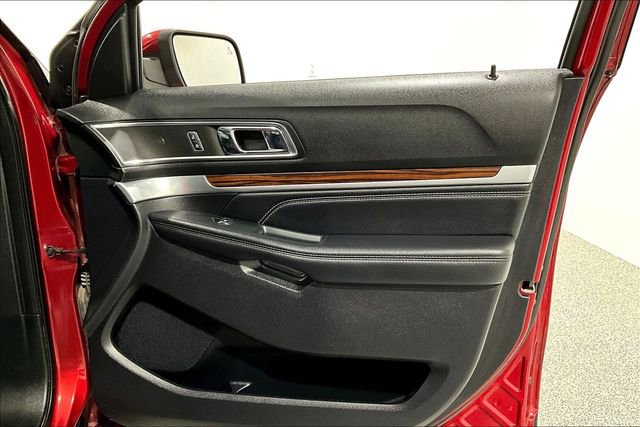 Used 2019 Ford Explorer Limited w/ Equipment Group 301A image 30