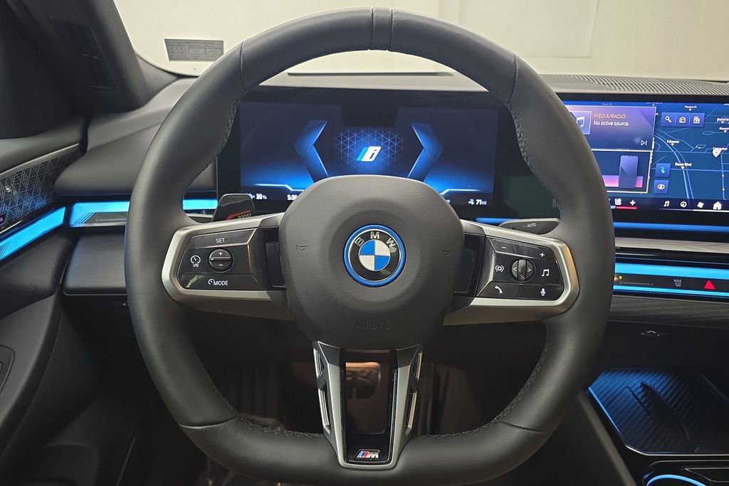 Used 2025 BMW i5 xDrive40 AWD/4WD image 15