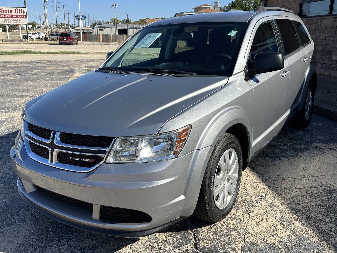 Used 2019 Dodge Journey SE FWD image 4