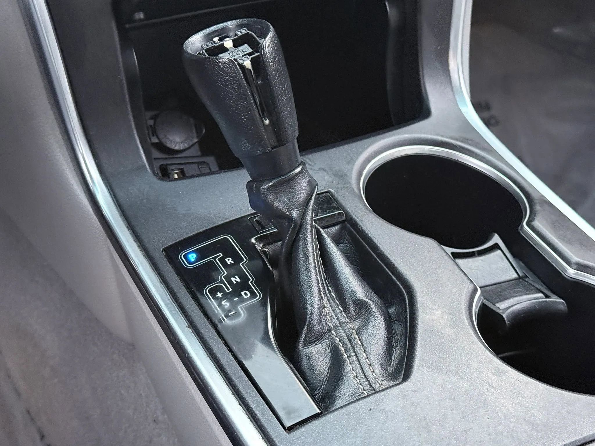 Used 2015 Toyota Camry LE image 26