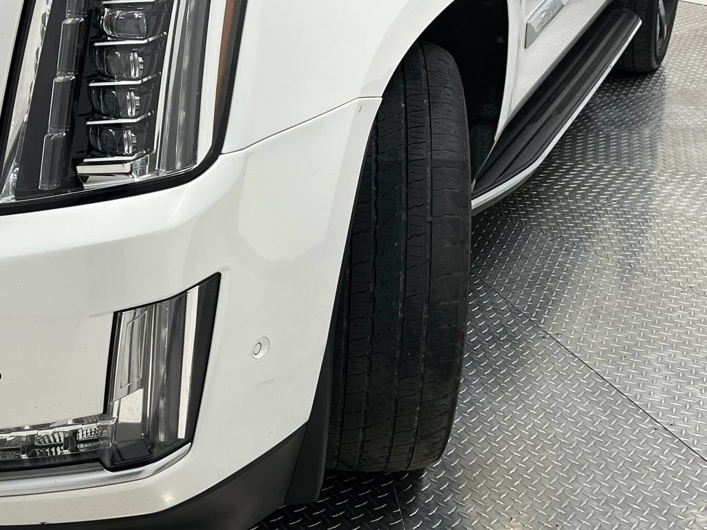 Used 2017 Cadillac Escalade Luxury AWD/4WD image 38