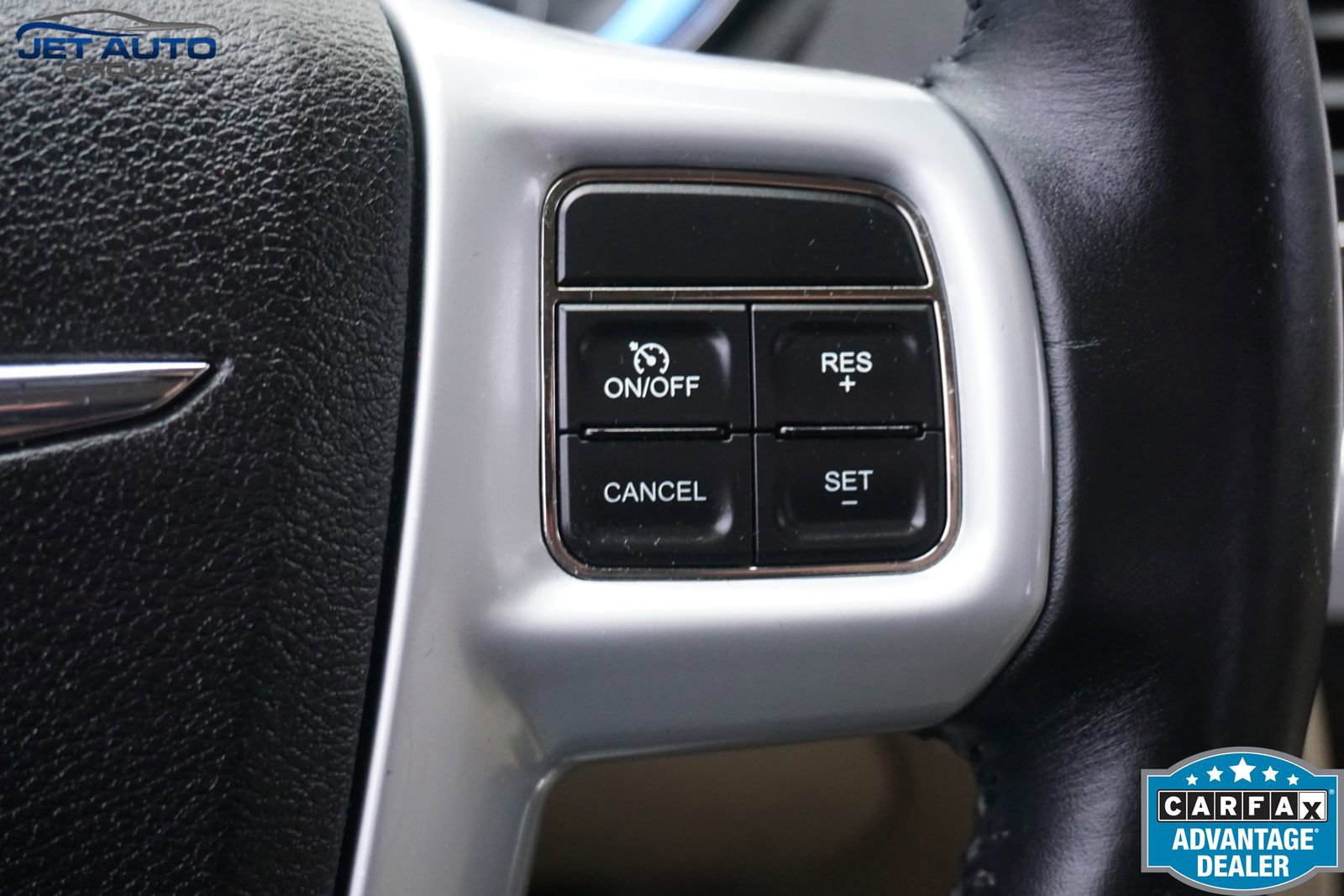 Used 2014 Chrysler 300 AWD w/ Driver Convenience Group image 40