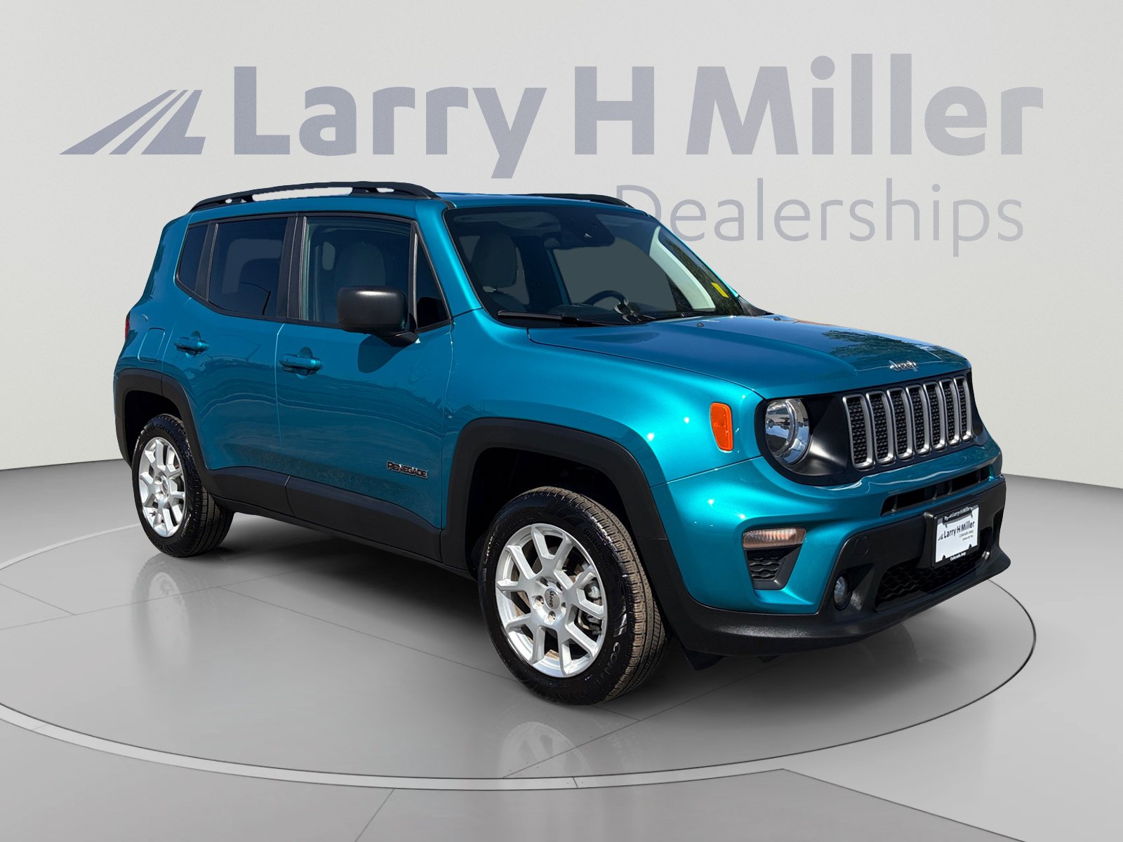 Used 2022 Jeep Renegade Latitude w/ Convenience Group AWD/4WD image 7