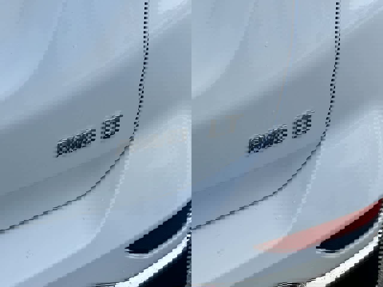 Used 2020 Chevrolet Equinox LT w/ Driver Convenience Package image 18