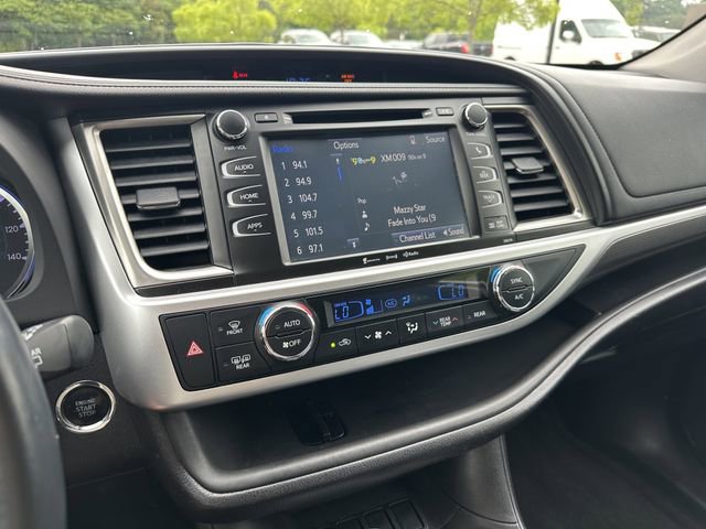 Used 2018 Toyota Highlander SE FWD image 31