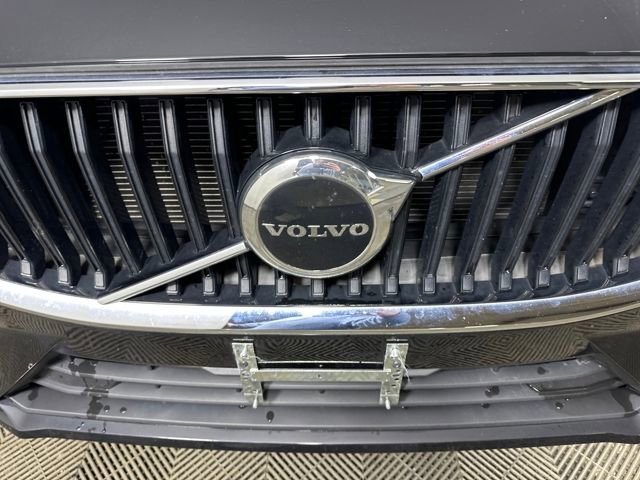Used 2023 Volvo XC60 B5 Core image 8
