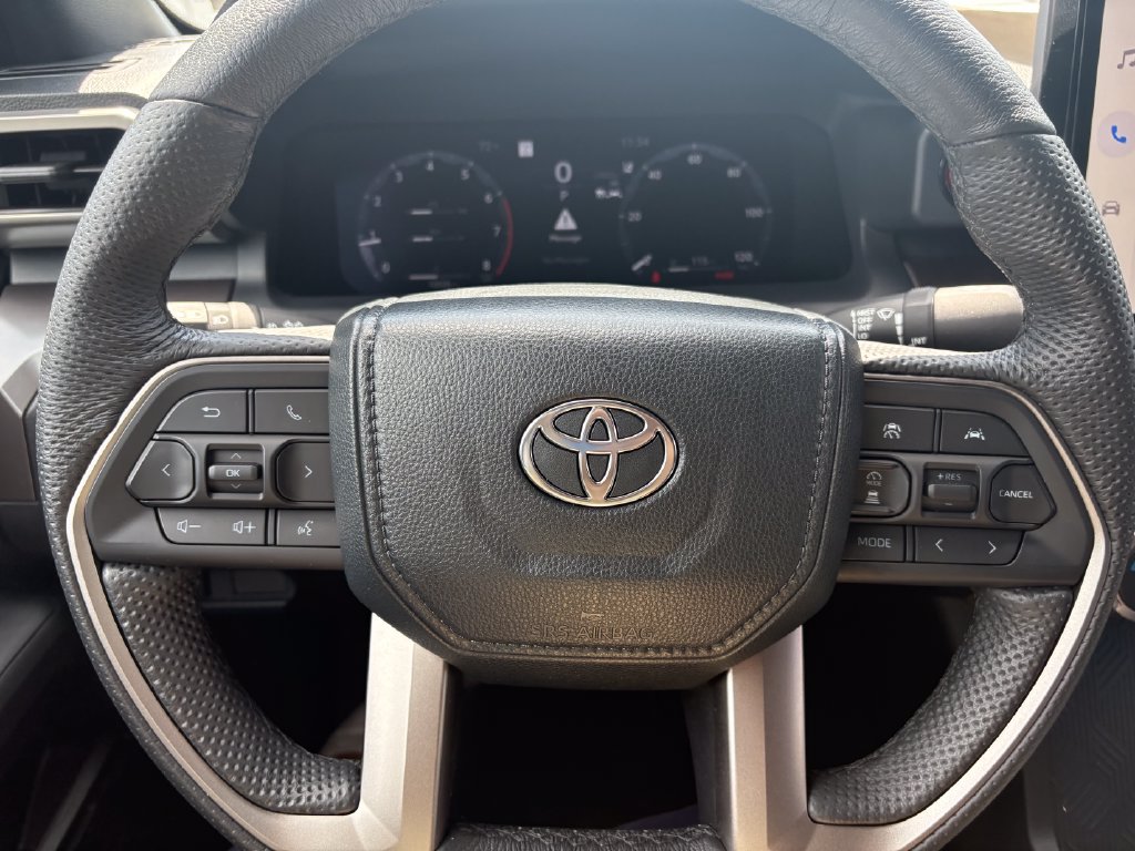 Used 2024 Toyota Tacoma TRD Sport AWD/4WD image 7