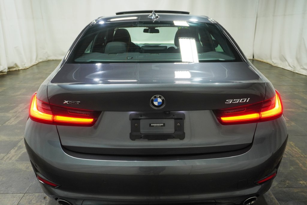 Used 2021 BMW 330i xDrive Sedan w/ Convenience Package AWD/4WD image 4