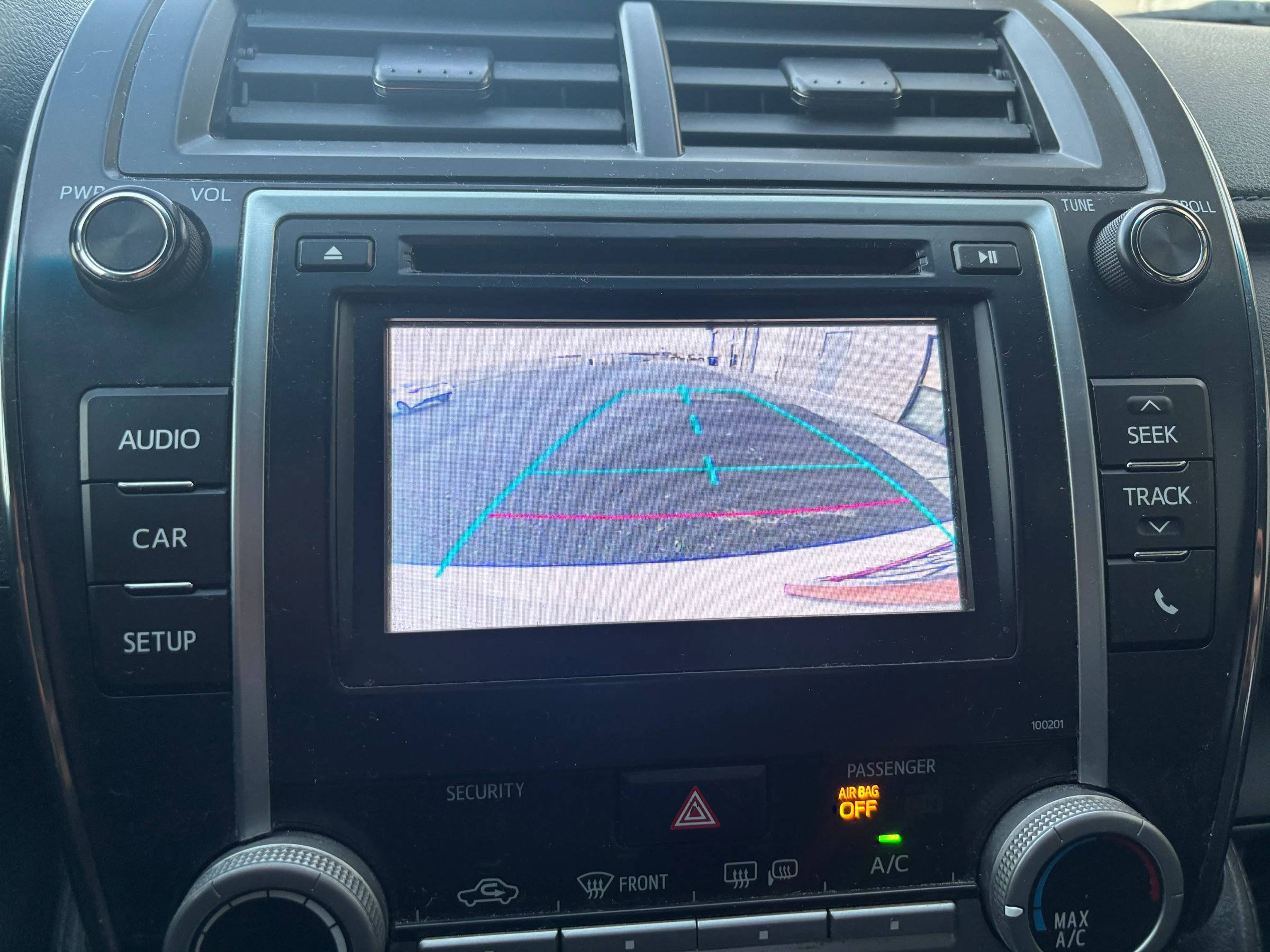 Used 2014 Toyota Camry SE image 19