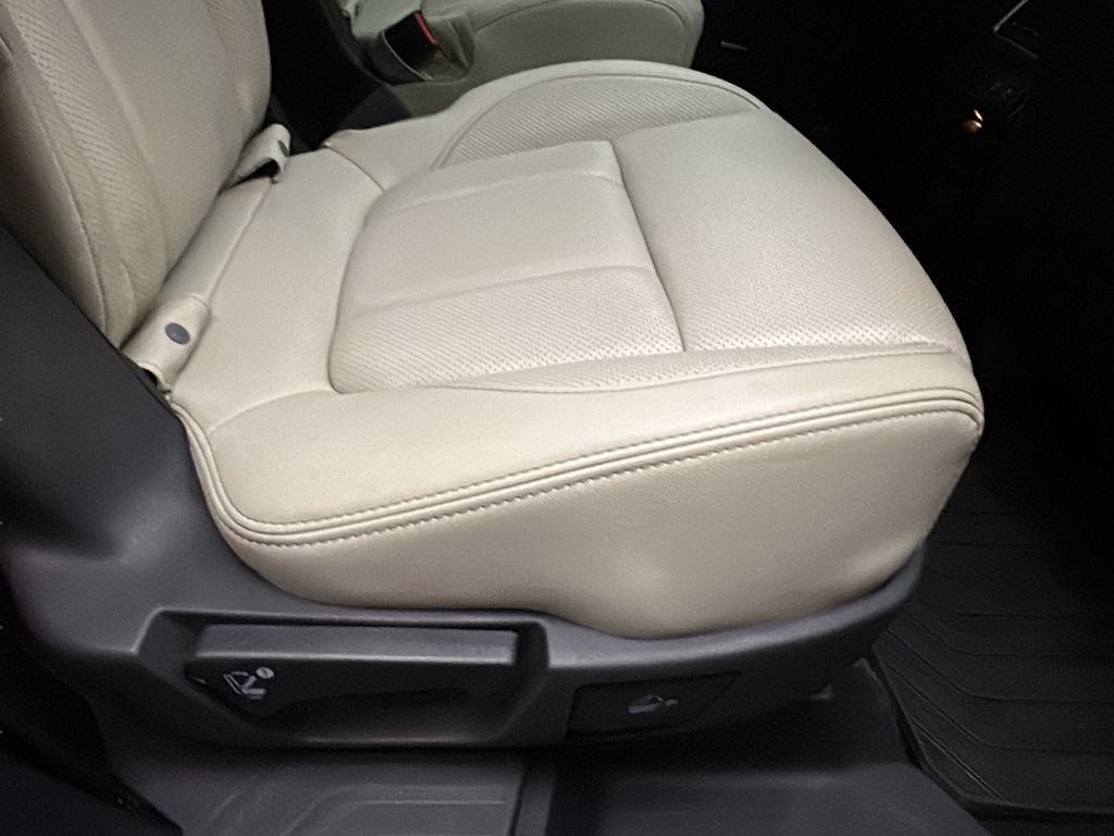 Used 2022 Subaru Ascent Limited w/ Technology Package AWD/4WD image 18