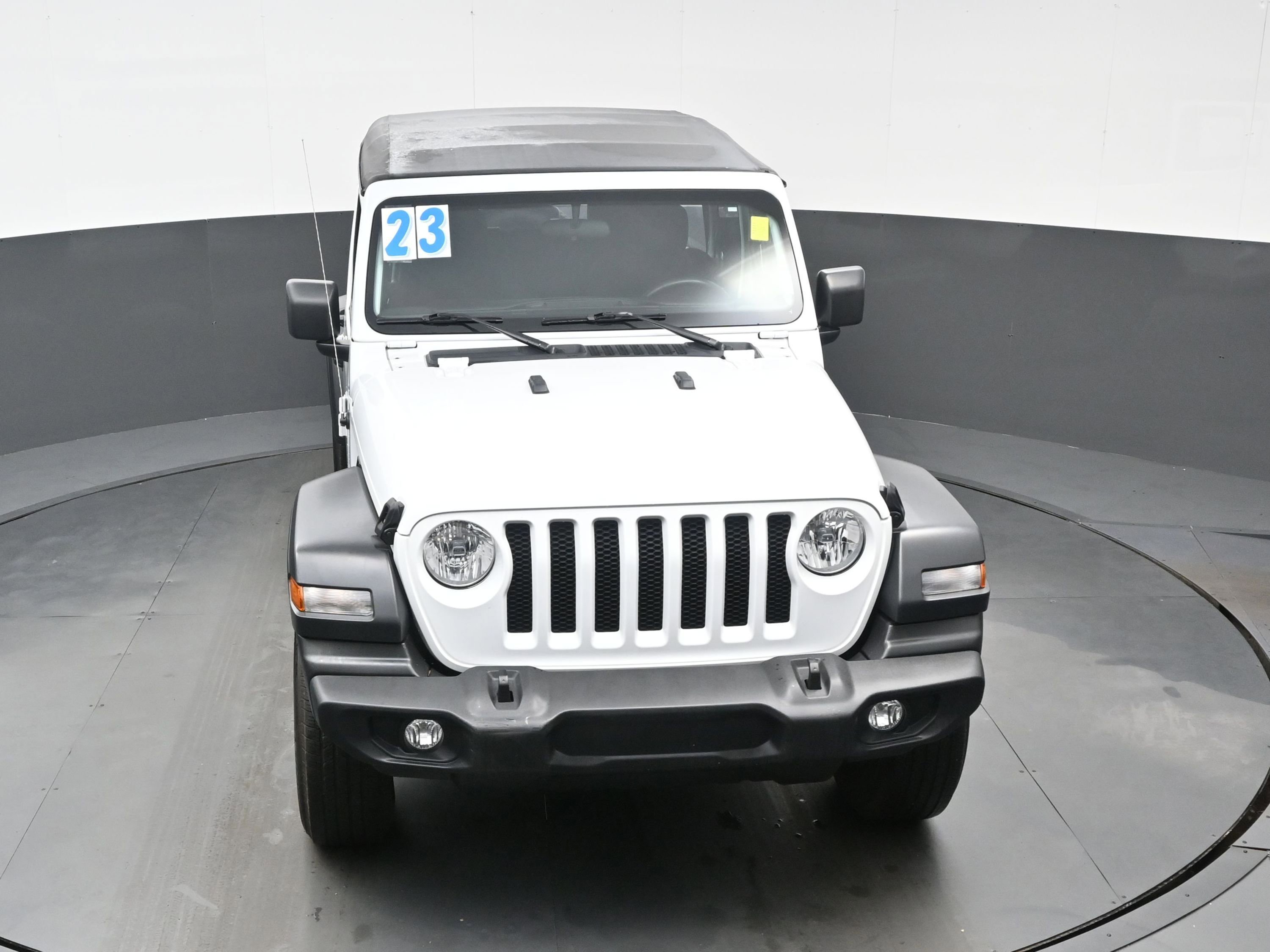Used 2023 Jeep Wrangler Sport image 27
