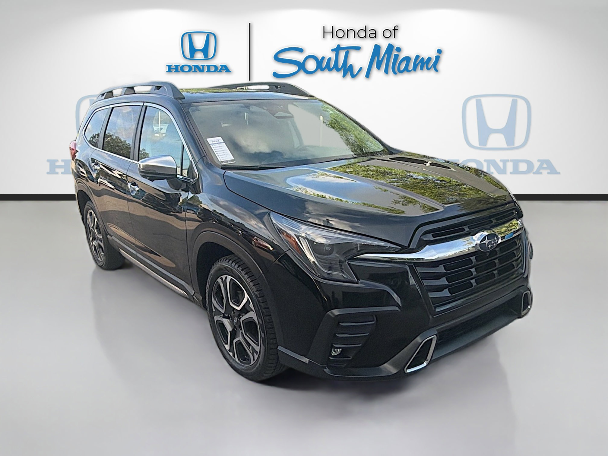 Used 2023 Subaru Ascent Touring image 1