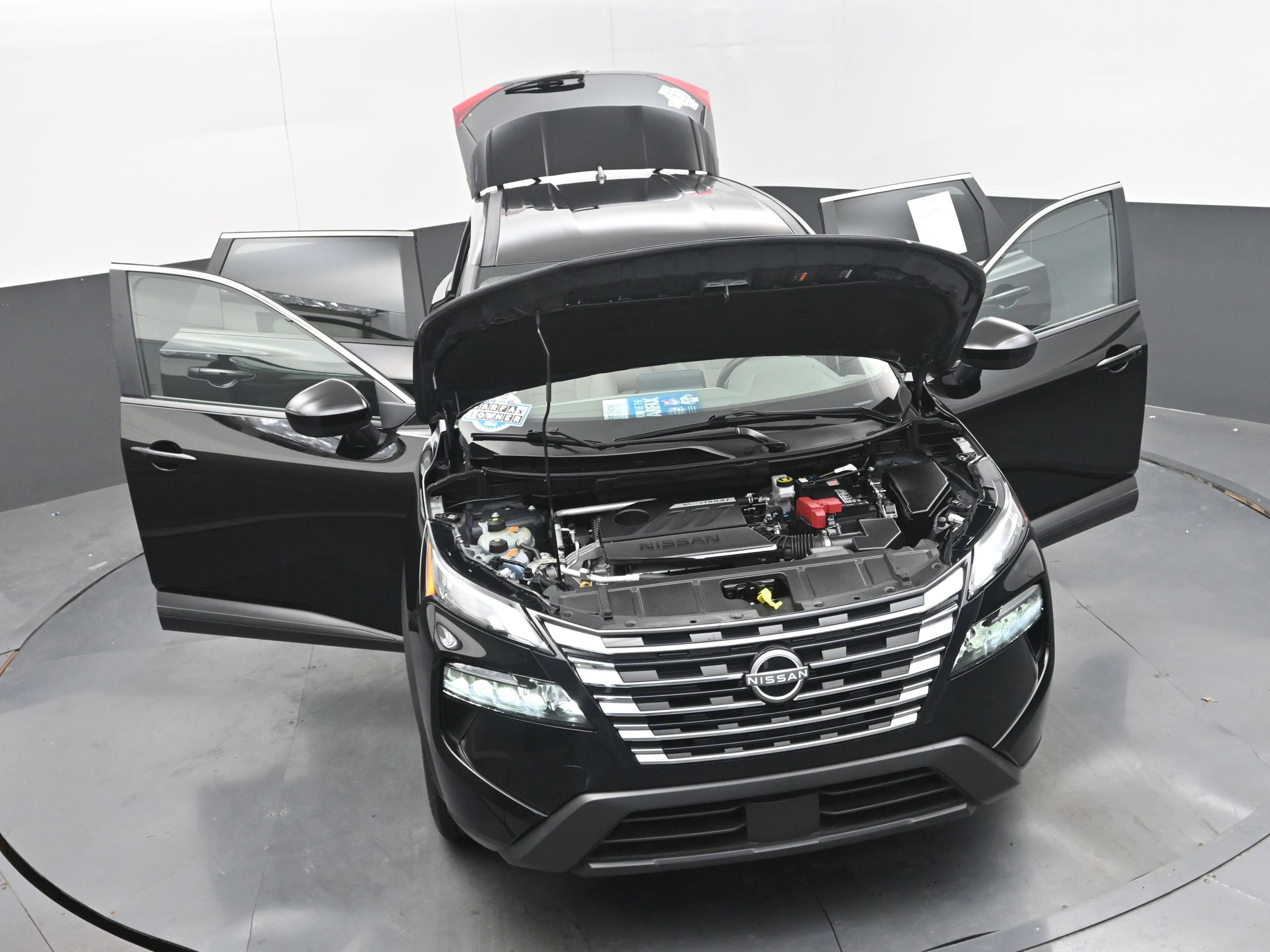 Used 2025 Nissan Rogue SV FWD image 44