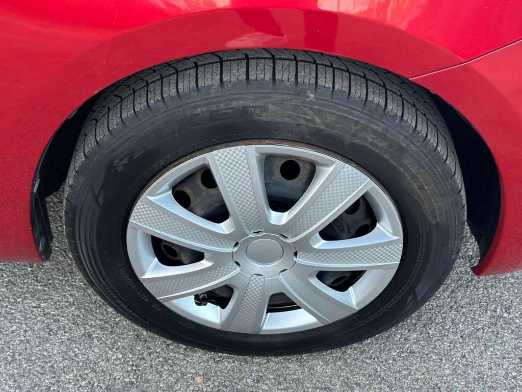 Used 2012 Toyota Yaris Sedan image 22