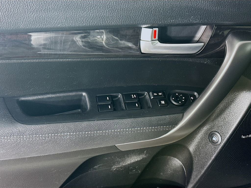 Used 2014 Kia Sorento SX w/ 3rd Row Package FWD image 24