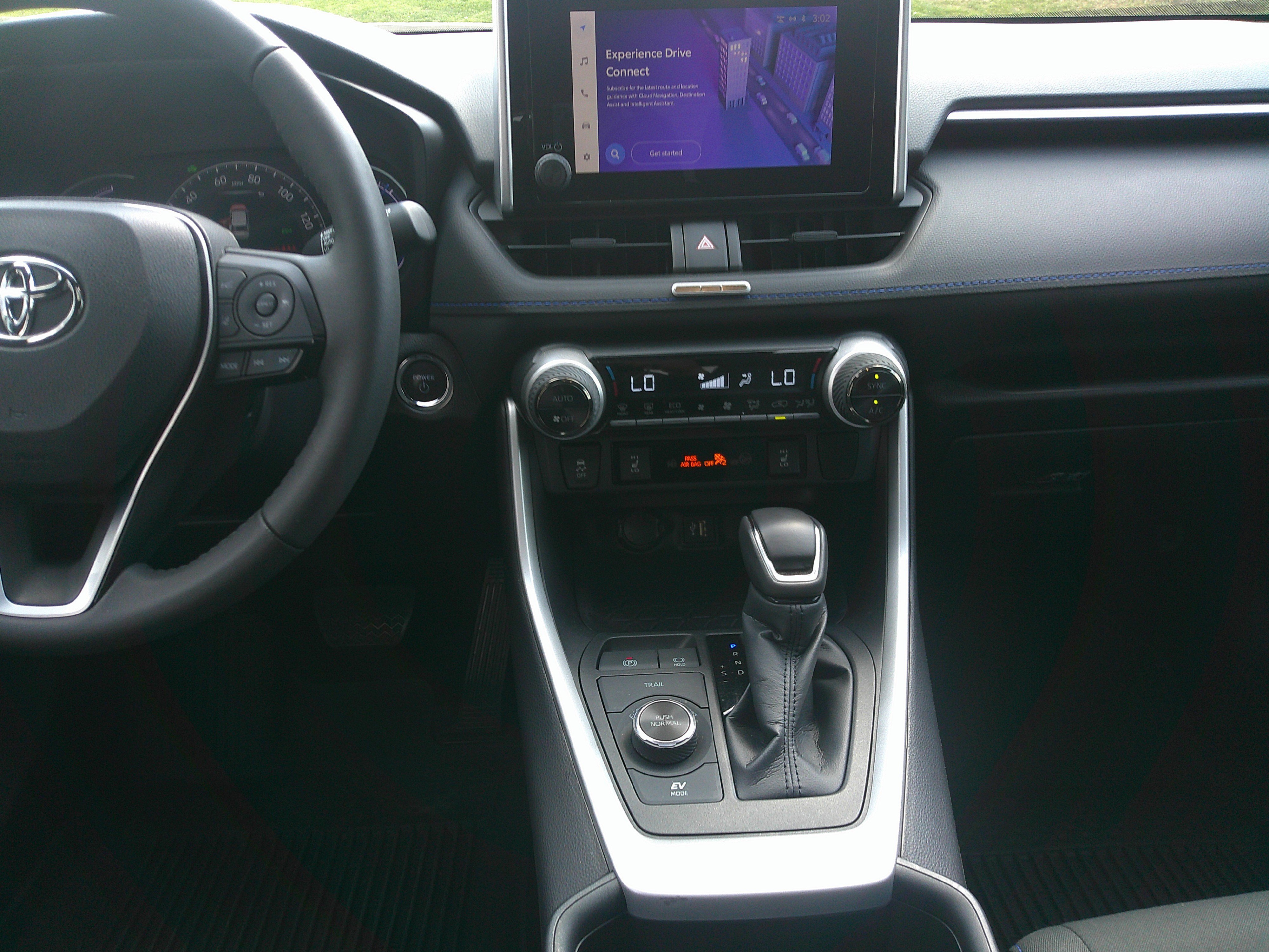 Used 2023 Toyota RAV4 SE w/ Convenience Package image 32