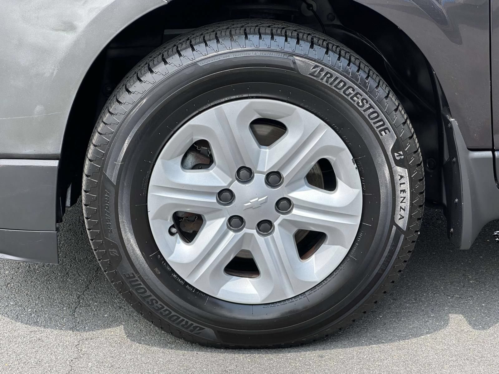 Used 2017 Chevrolet Traverse LS FWD image 7
