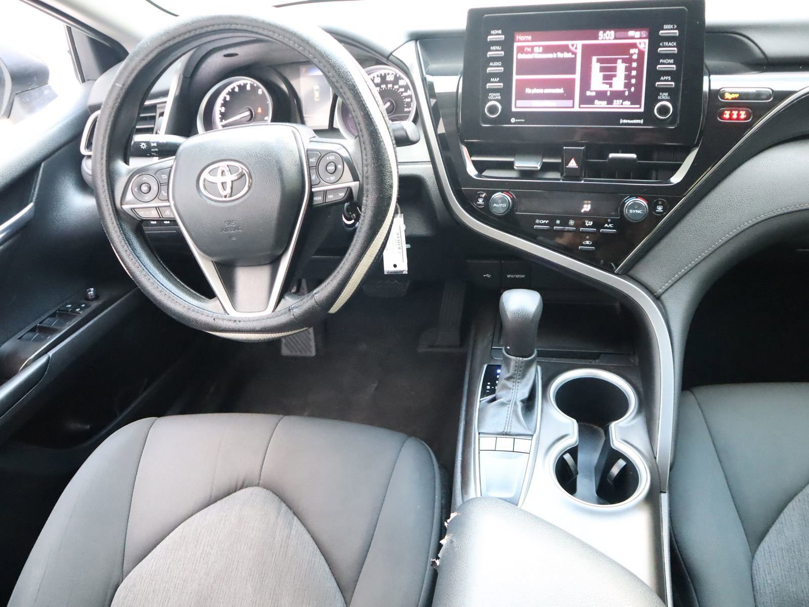 Used 2023 Toyota Camry LE image 33
