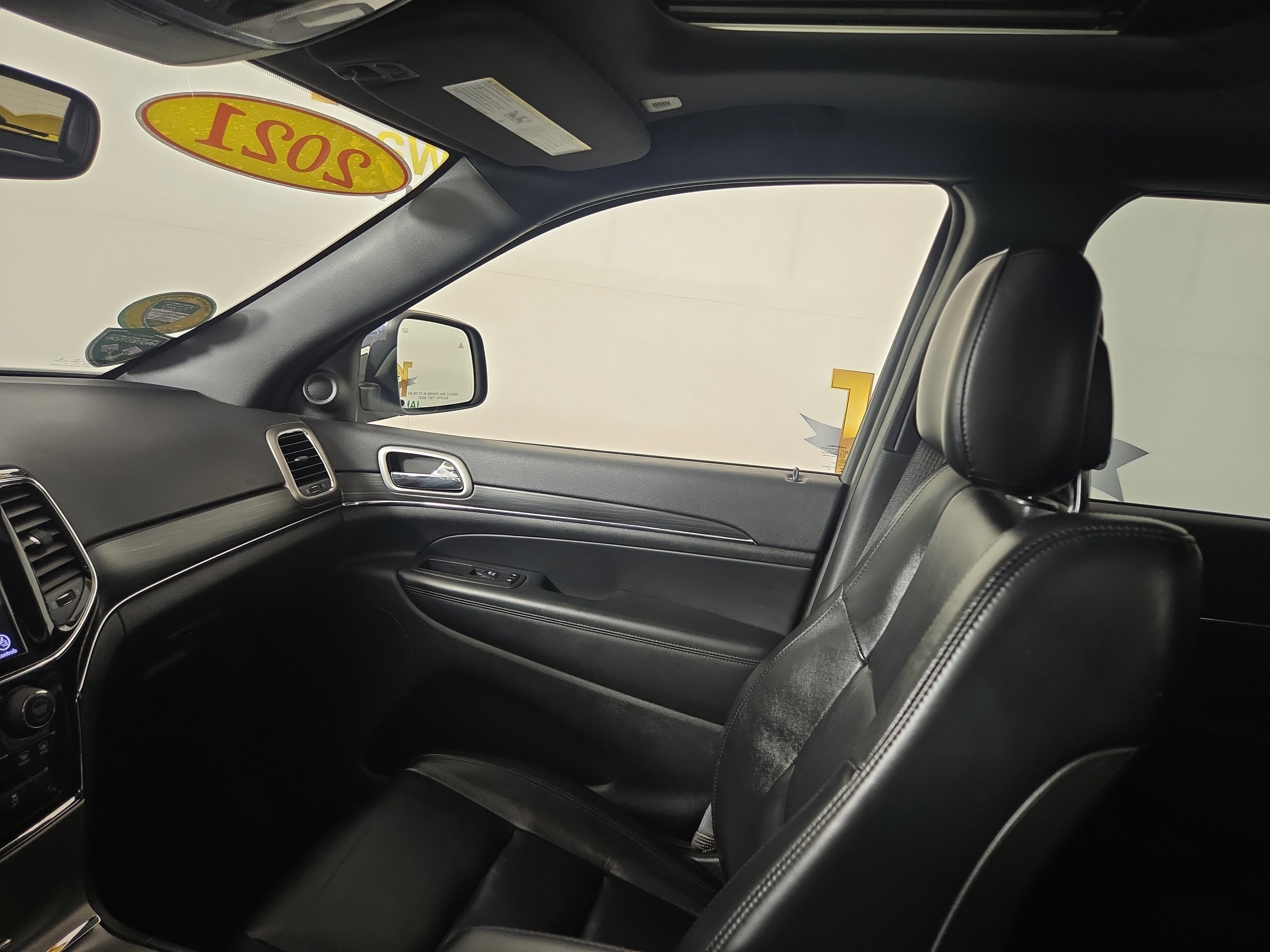 Used 2021 Jeep Grand Cherokee Limited image 25