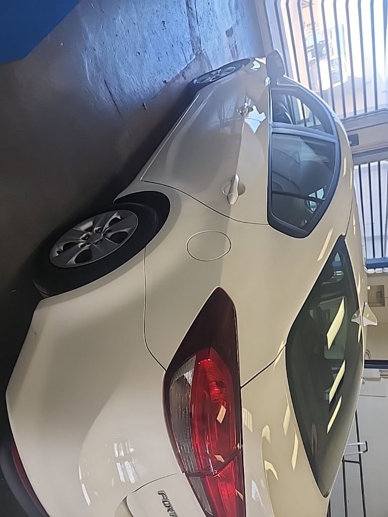 Used 2017 Kia Forte LX image 6