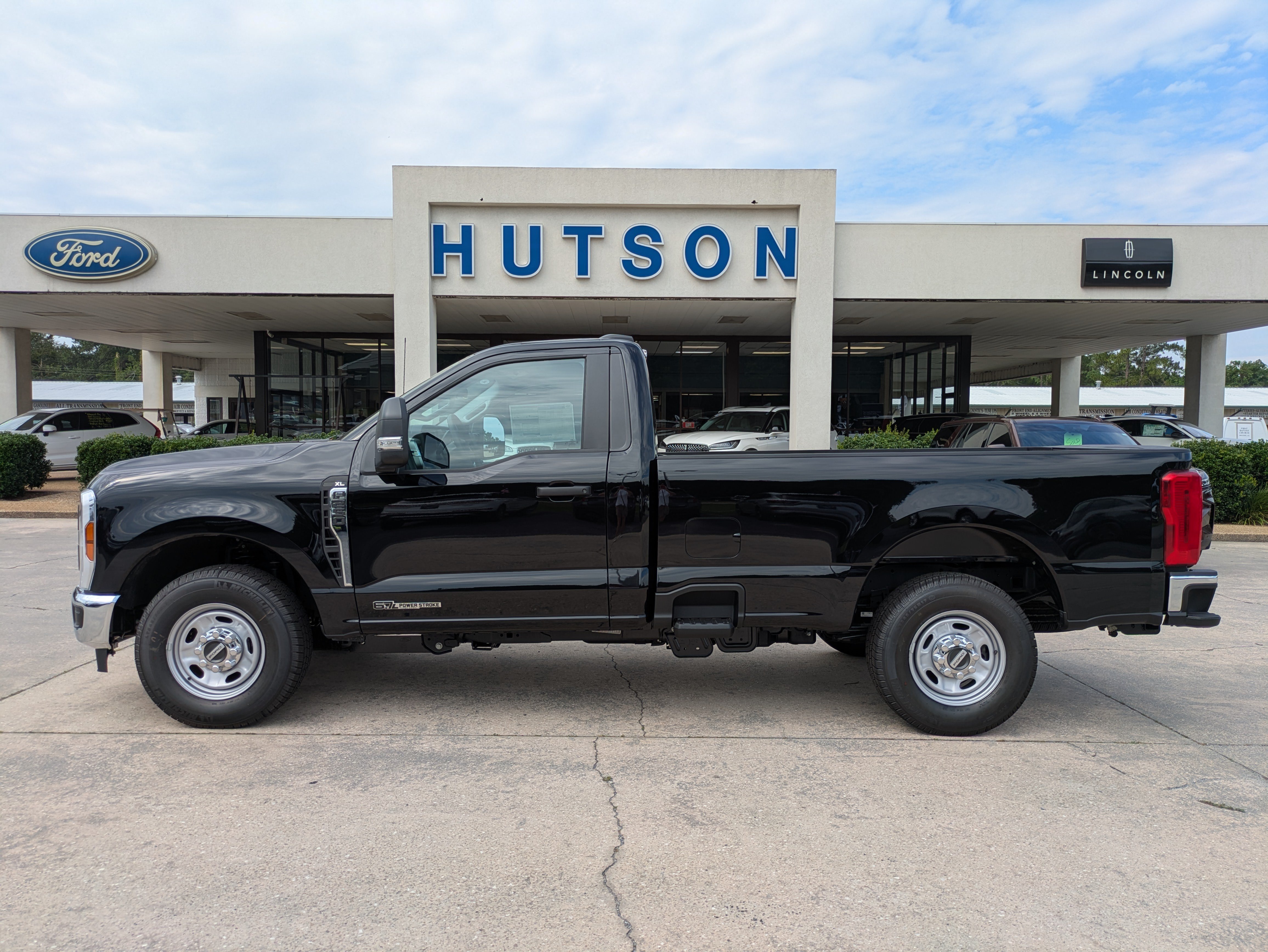 Used 2025 Ford F250 XL w/ XL Chrome Package RWD image 1