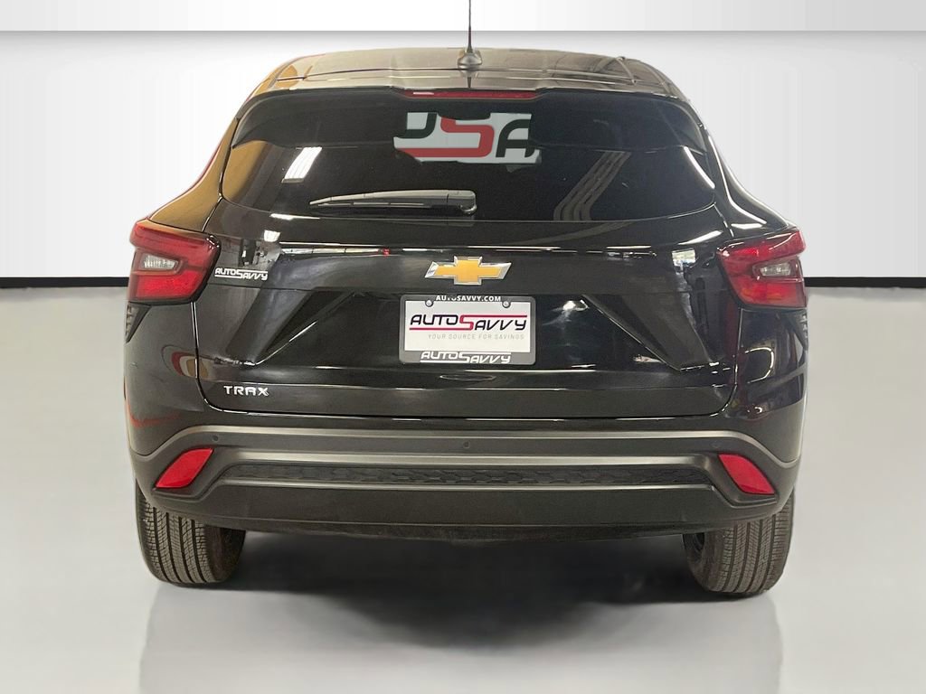Used 2025 Chevrolet Trax LS w/ Driver Confidence Package FWD image 6