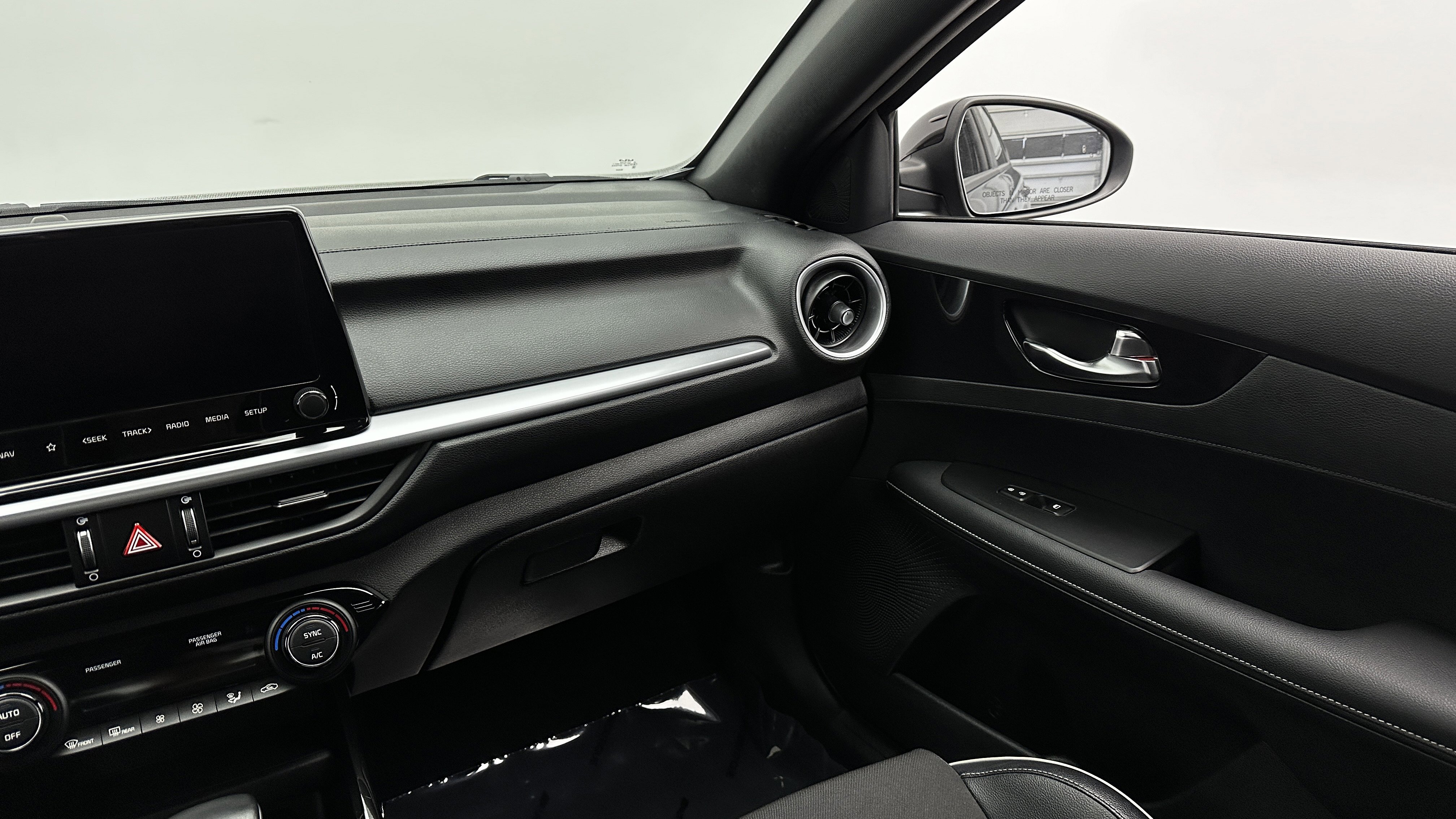 Used 2023 Kia Forte GT-Line w/ GT-Line Technology Package image 23