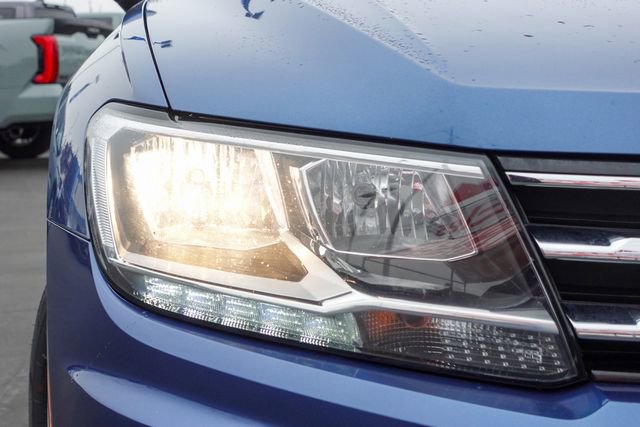 Used 2018 Volkswagen Tiguan S image 5