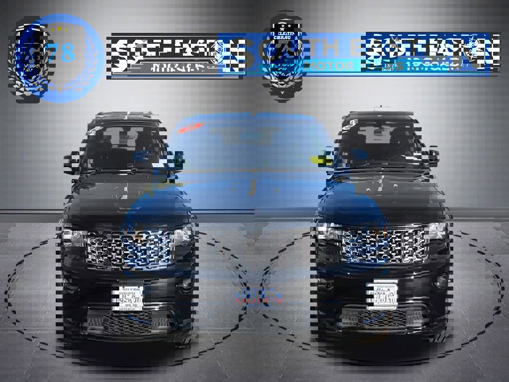 Used 2020 Jeep Grand Cherokee Altitude image 3