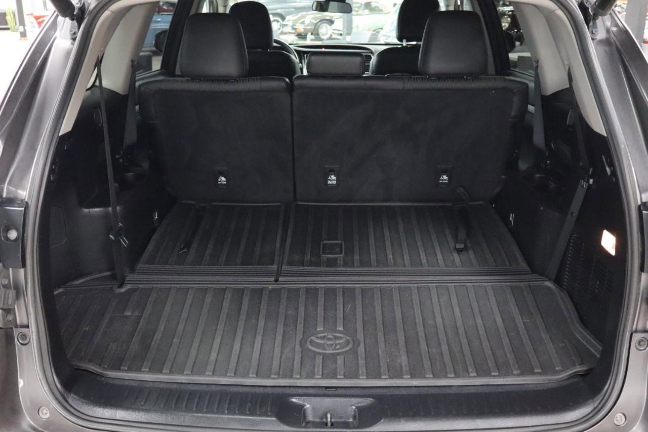Used 2017 Toyota Highlander Plus AWD/4WD image 20