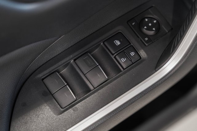 Used 2024 Toyota RAV4 SE image 39