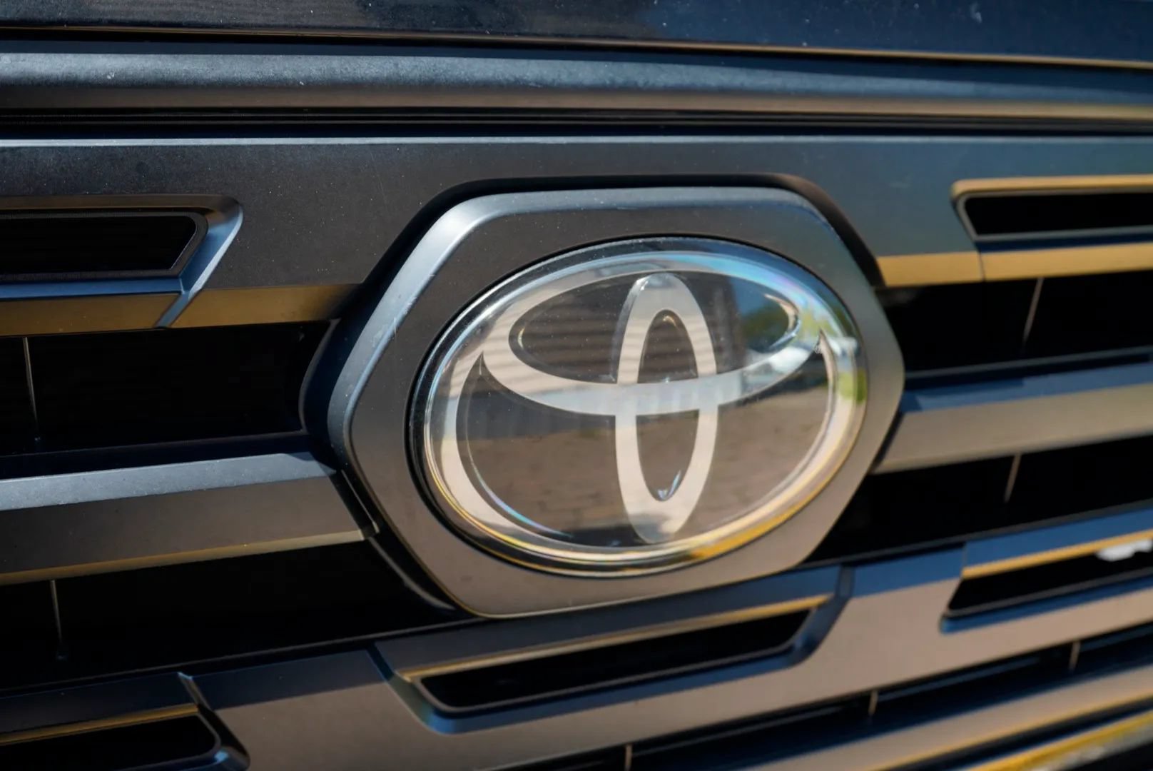 Used 2019 Toyota Tacoma SR w/ SR Convenience Package AWD/4WD image 10