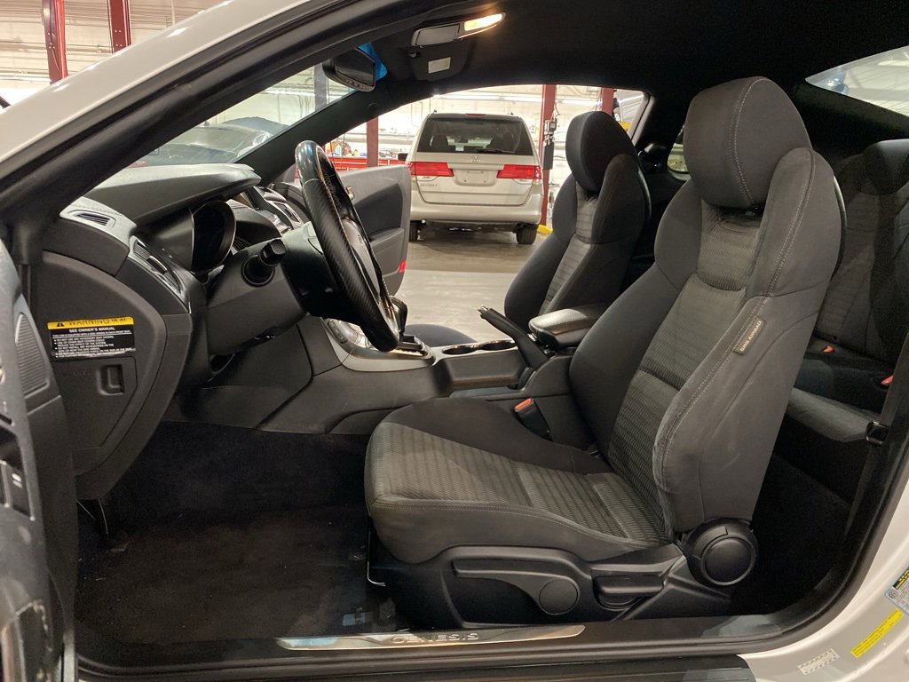 Used 2015 Hyundai Genesis 3.8 image 9